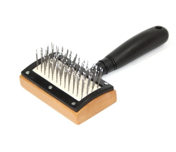 Dingo Szczotka Z Metalowymi Igłami Zakończonymi Kulkami